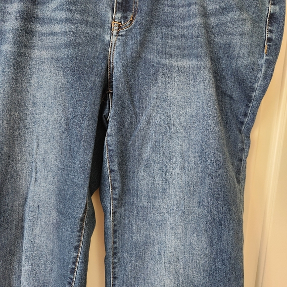 Lane Bryant Jeans Mid Rise Bootcut Blue Flex Magic Waistband Frayed Casual 18 - Picture 4 of 13
